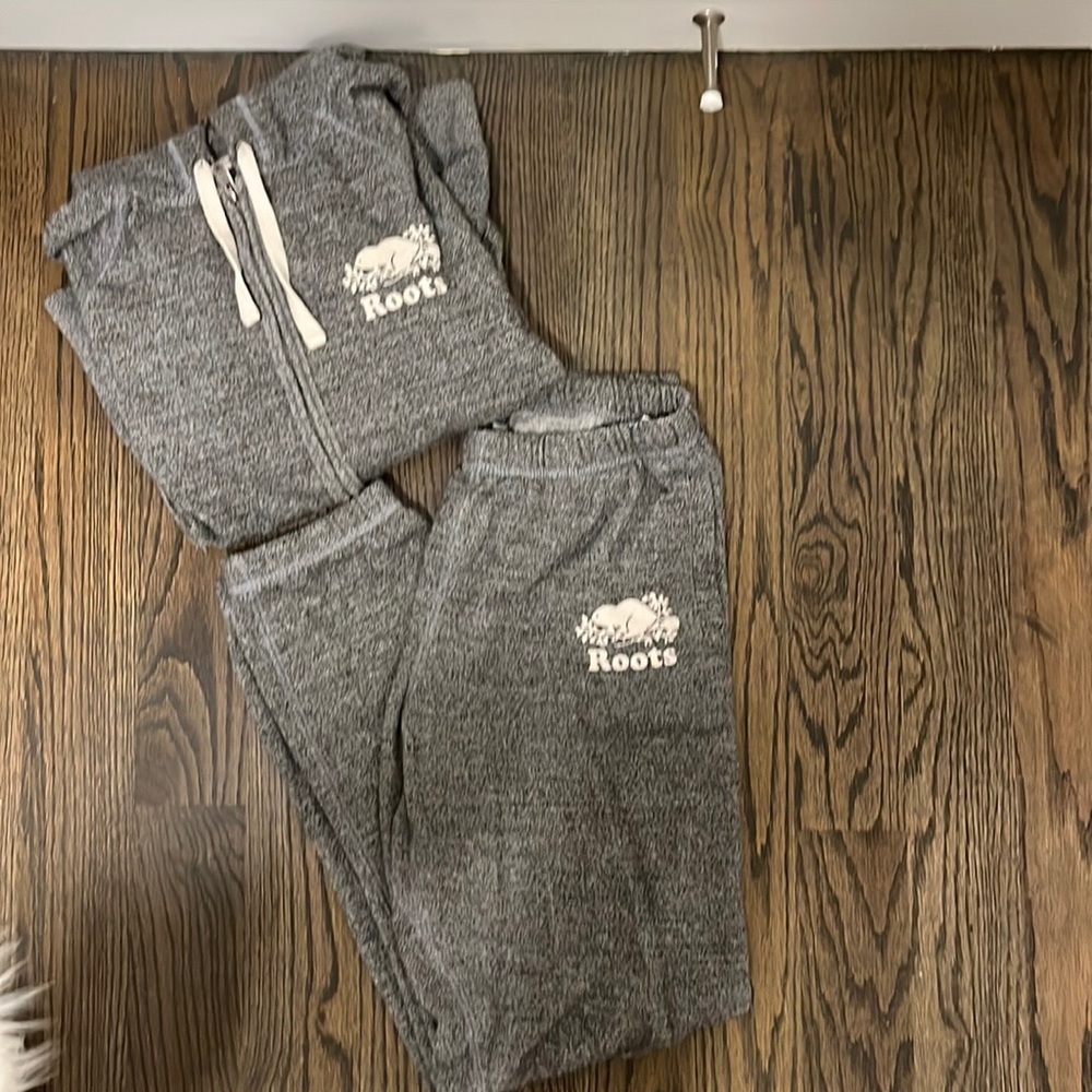 Heather Gray Roots Sweat Suit Size Sm
